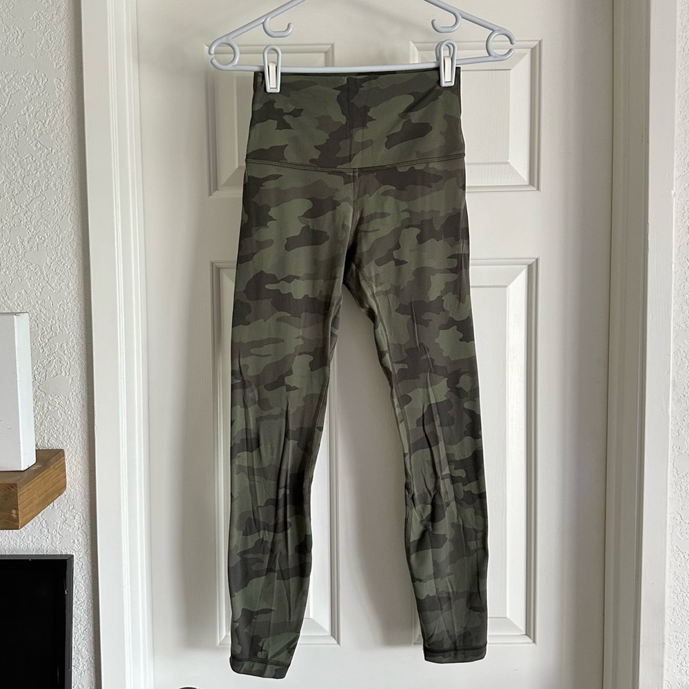 Lululemon Align Leggings Tights 25"
Camo Green Twill Multi Size 4